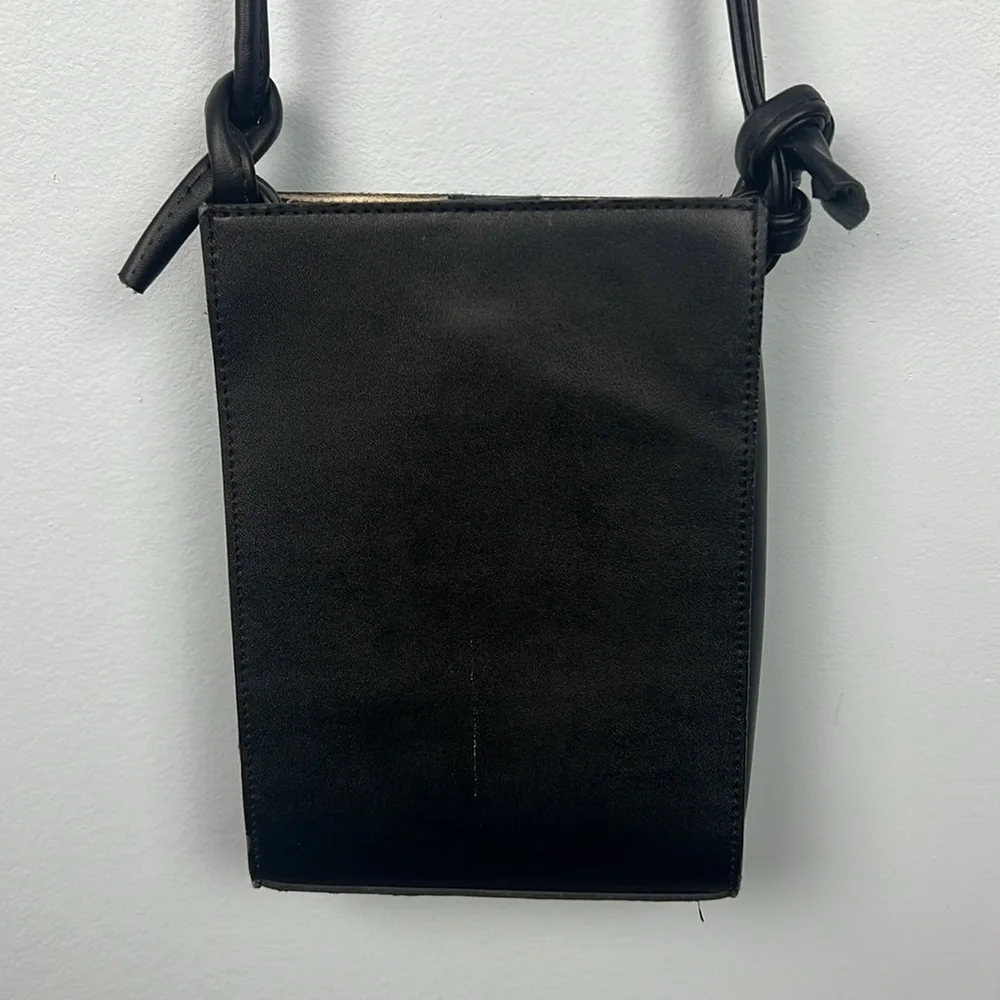 Mur women’s black crossbody knot strap purse